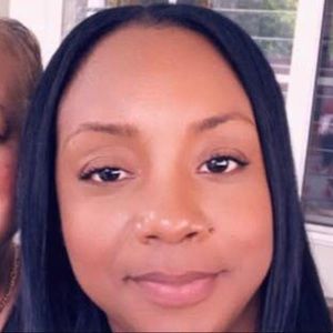 Meet your Posher, Valerie